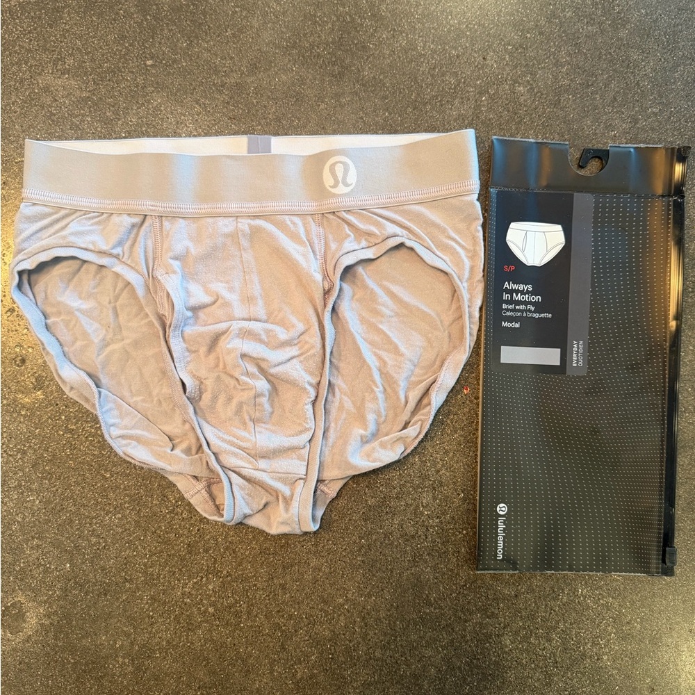lululemon athletica Men’s Always In Motion Briefs — Light gray